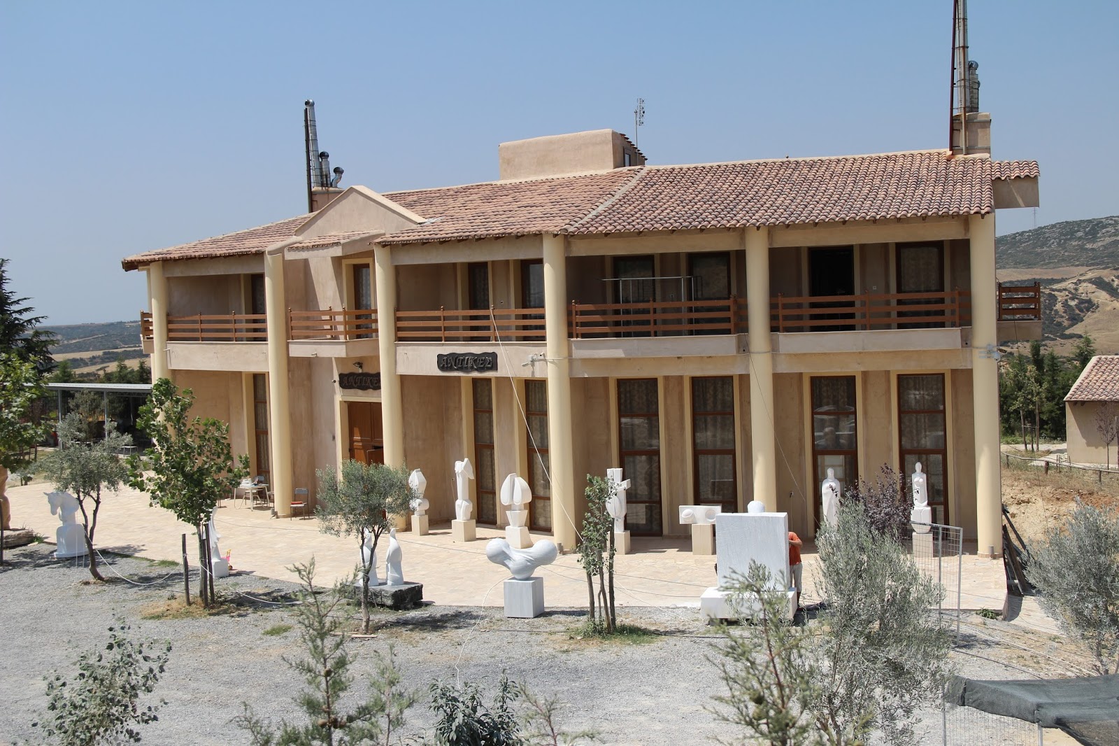 http://www.artandlife.gr/imgs/standard/86621.jpg