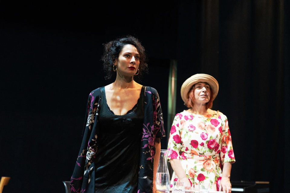 Η Νύχτα της Ιγκουάνα του Τενεσί Ουίλιαμς - Εικόνα 1